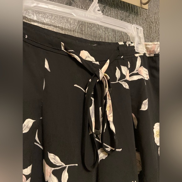 NWOT Blu Pepper Flowy Chiffon Wide Leg Floral Pants - Picture 3 of 7